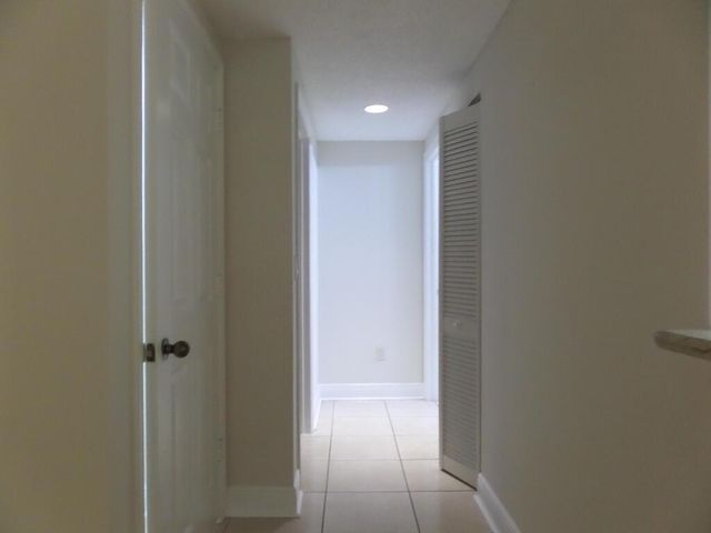 10276 Fox Trail Road S 106, West Palm Beach, FL 33411