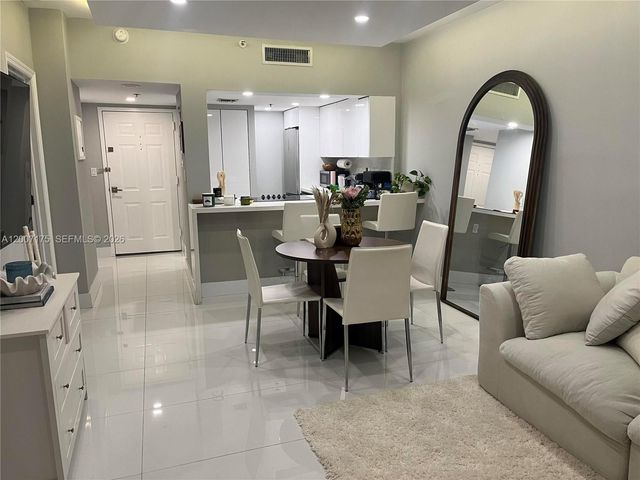 540 Brickell Key Dr 1809, Miami, FL 33131