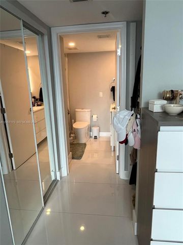 540 Brickell Key Dr 1809, Miami, FL 33131