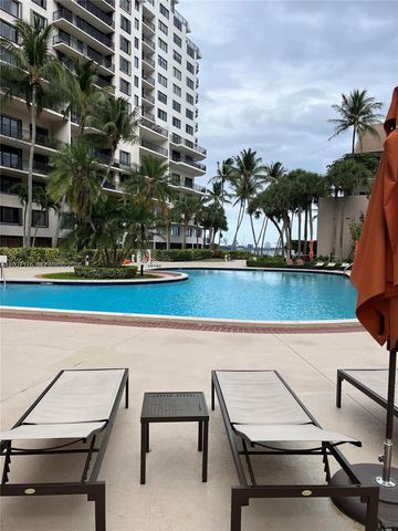 540 Brickell Key Dr 1809, Miami, FL 33131