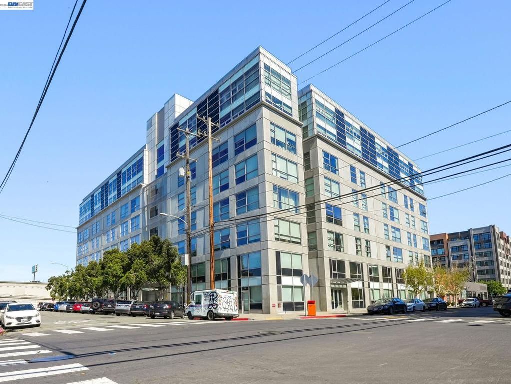 Image 2 of property listing at 428 Alice St 336, Oakland, CA 94607