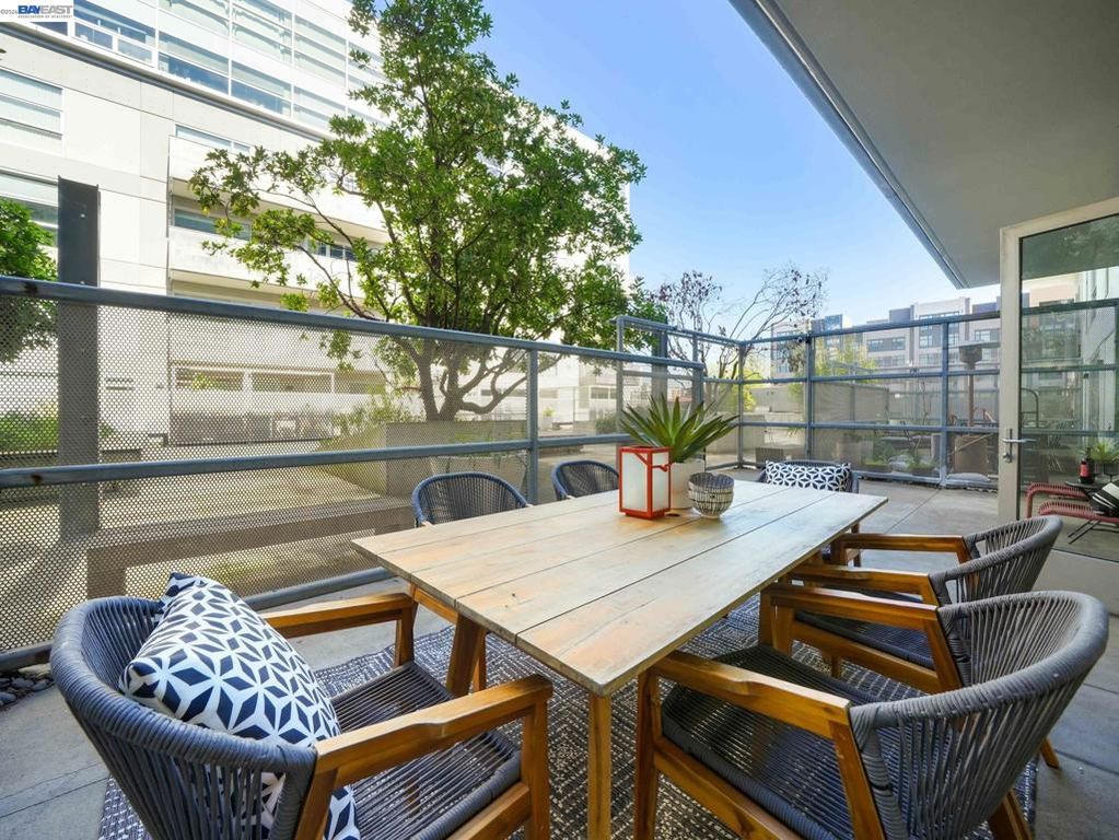 Image 21 of property listing at 428 Alice St 336, Oakland, CA 94607