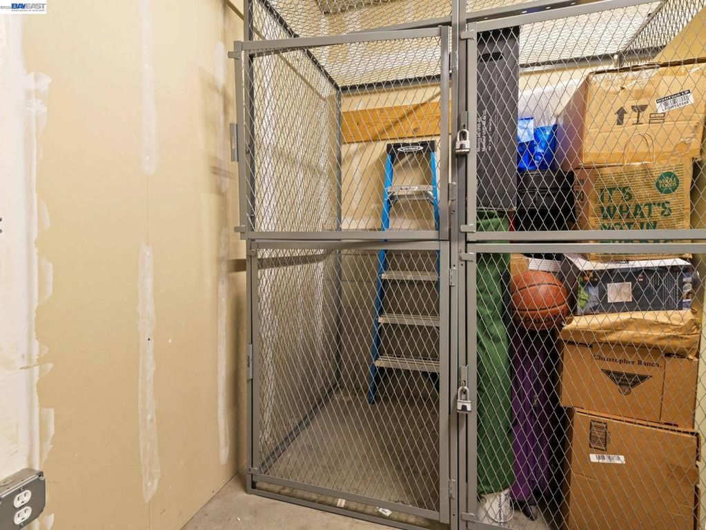 Image 23 of property listing at 428 Alice St 336, Oakland, CA 94607