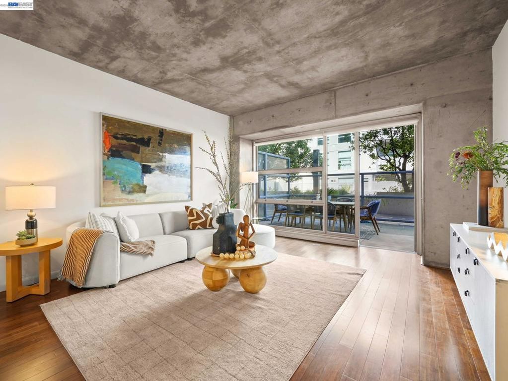 Image 9 of property listing at 428 Alice St 336, Oakland, CA 94607