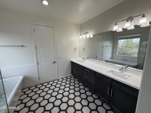 1555 E OCOTILLO Road 20, Phoenix, AZ 85014