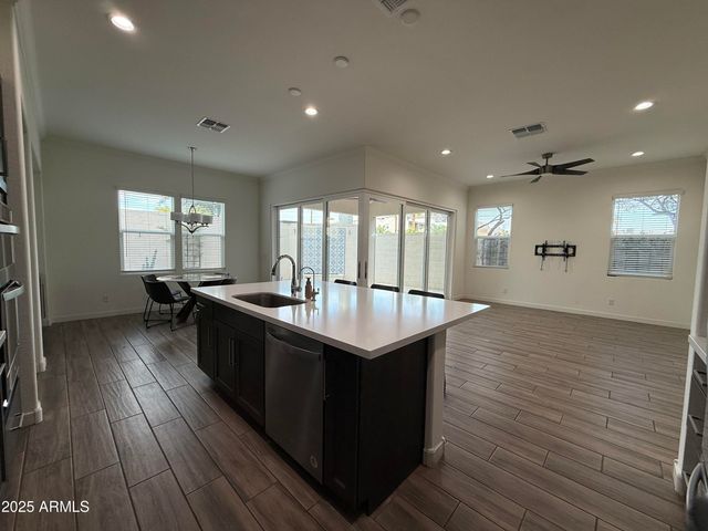 1555 E OCOTILLO Road 20, Phoenix, AZ 85014