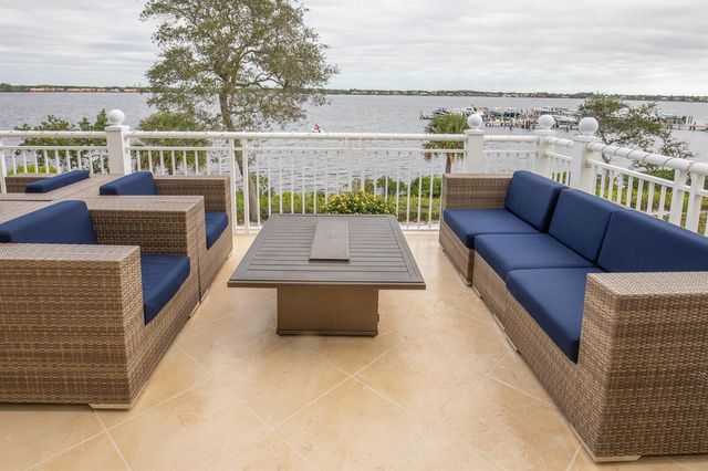 13464 Harbour Ridge Boulevard 8, Palm City, FL 34990