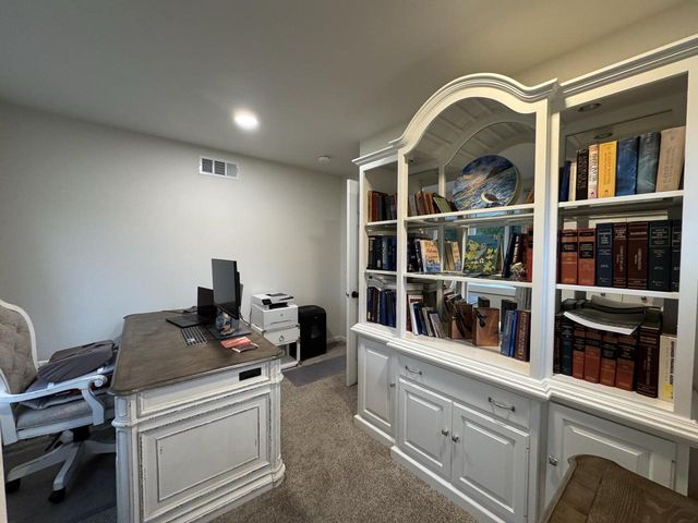 W330N5515 Linden CIRCLE E, Nashotah, WI 53058