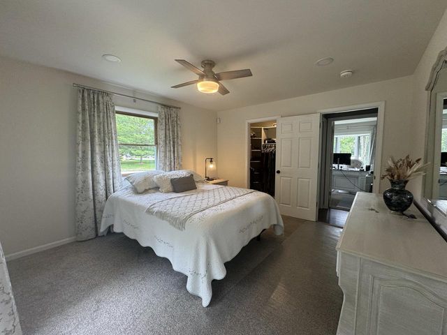 W330N5515 Linden CIRCLE E, Nashotah, WI 53058