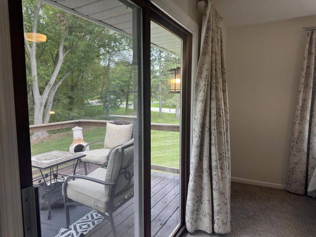 W330N5515 Linden CIRCLE E, Nashotah, WI 53058