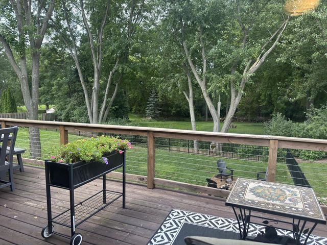 W330N5515 Linden CIRCLE E, Nashotah, WI 53058