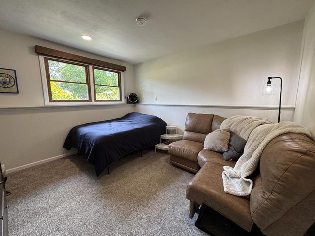 W330N5515 Linden CIRCLE E, Nashotah, WI 53058