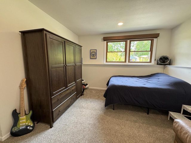 W330N5515 Linden CIRCLE E, Nashotah, WI 53058