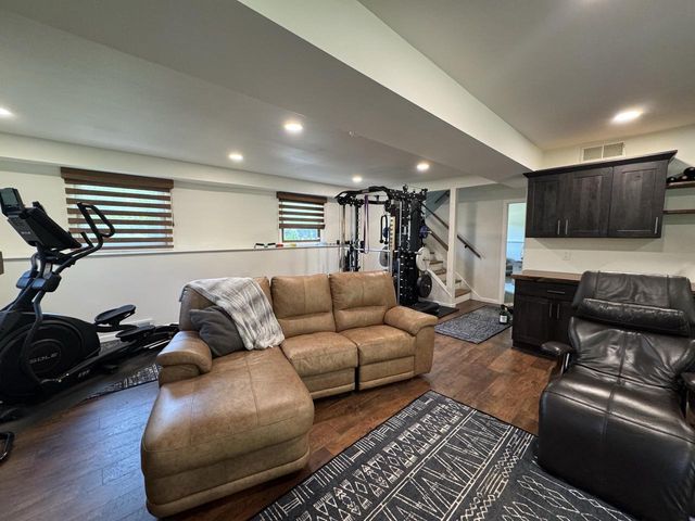 W330N5515 Linden CIRCLE E, Nashotah, WI 53058