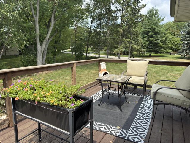 W330N5515 Linden CIRCLE E, Nashotah, WI 53058