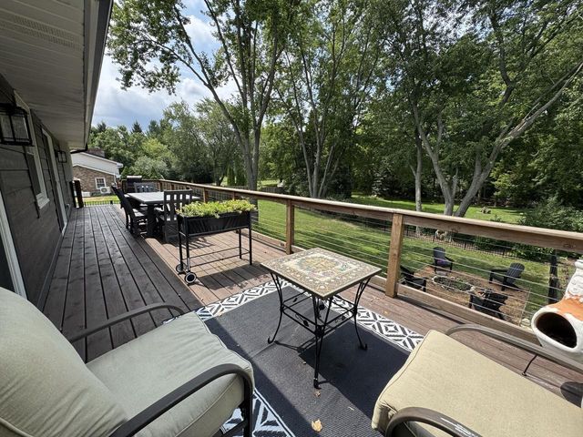 W330N5515 Linden CIRCLE E, Nashotah, WI 53058