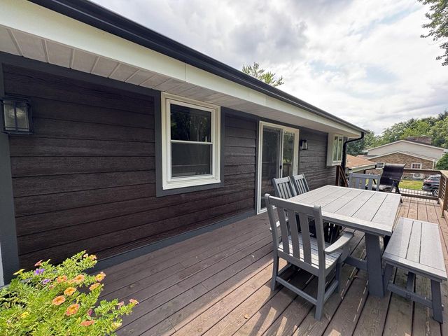 W330N5515 Linden CIRCLE E, Nashotah, WI 53058