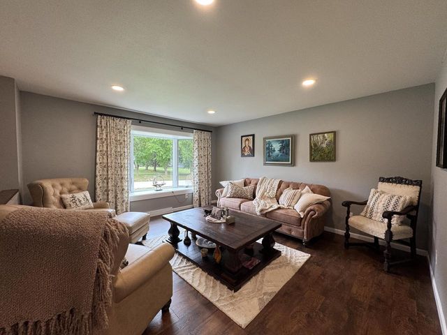 W330N5515 Linden CIRCLE E, Nashotah, WI 53058