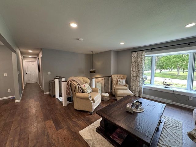 W330N5515 Linden CIRCLE E, Nashotah, WI 53058