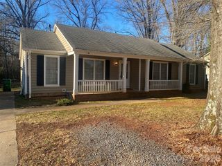 6800 Marlbrook Drive, Charlotte, NC 28212