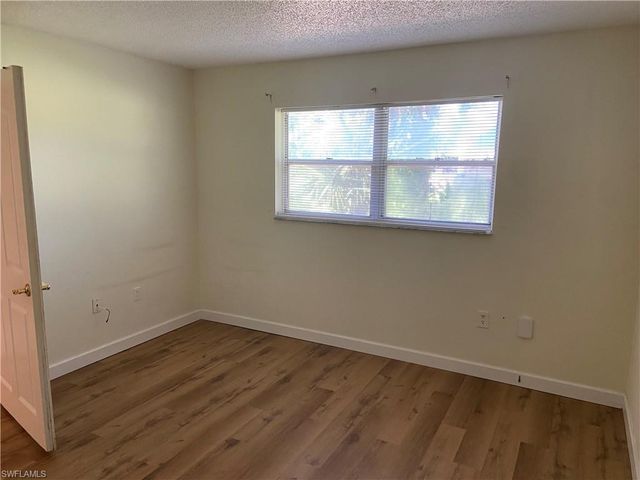 180 Turtle Lake CT 102, Naples, FL 34105