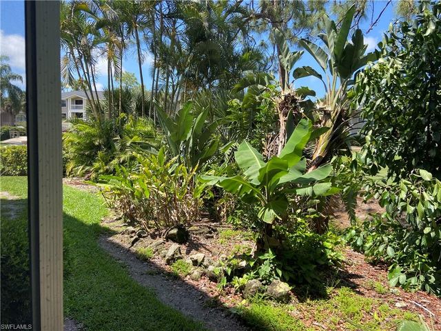 180 Turtle Lake CT 102, Naples, FL 34105