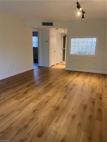180 Turtle Lake CT 102, Naples, FL 34105