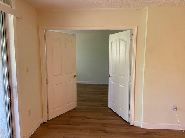 180 Turtle Lake CT 102, Naples, FL 34105
