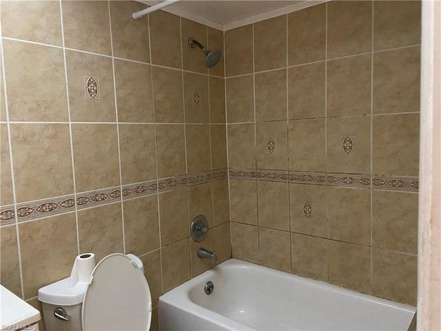 180 Turtle Lake CT 102, Naples, FL 34105