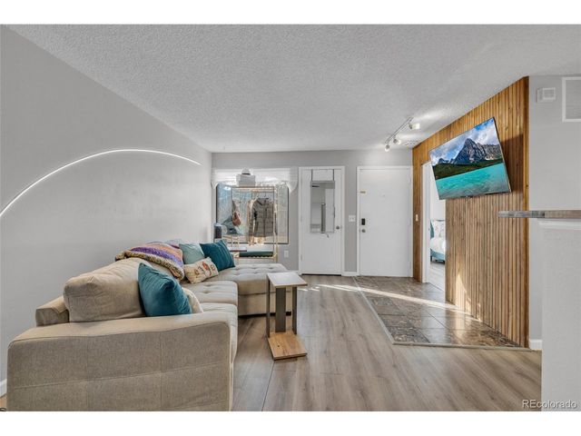 1830 Newland Ct 101, Lakewood, CO 80214