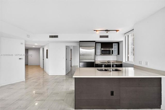 500 Brickell Ave 501, Miami, FL 33131