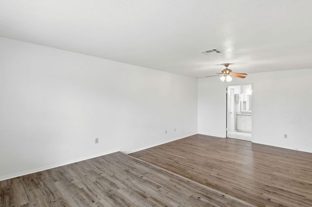 2000 Hamilton Street, Rosenberg, TX 77471