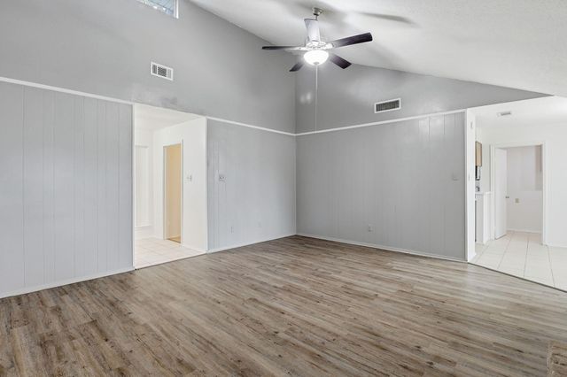 2000 Hamilton Street, Rosenberg, TX 77471