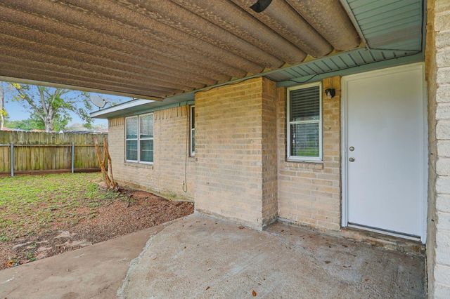 2000 Hamilton Street, Rosenberg, TX 77471