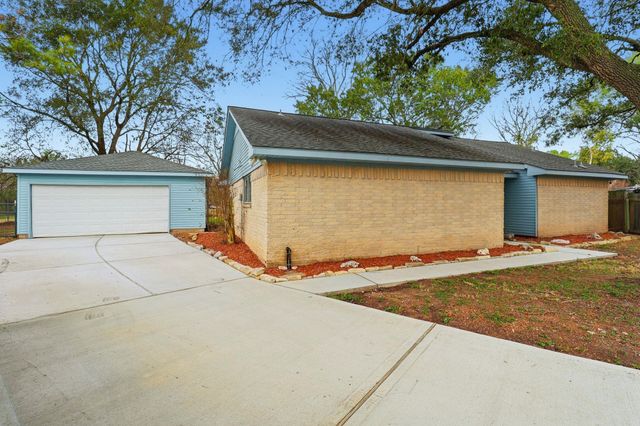 2000 Hamilton Street, Rosenberg, TX 77471