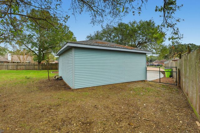 2000 Hamilton Street, Rosenberg, TX 77471