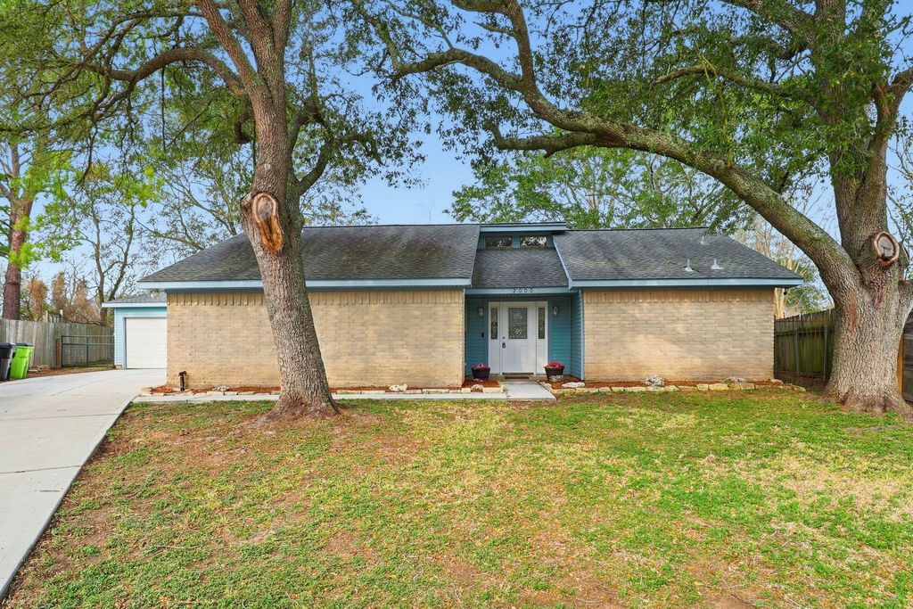 2000 Hamilton Street, Rosenberg, TX 77471