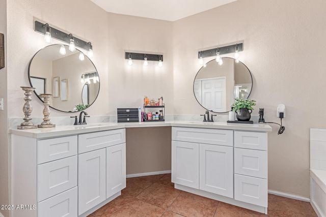 10951 W IVORY Lane, Avondale, AZ 85392