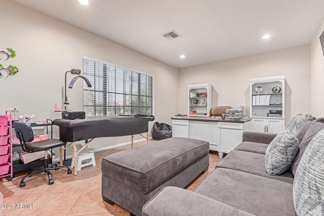 10951 W IVORY Lane, Avondale, AZ 85392