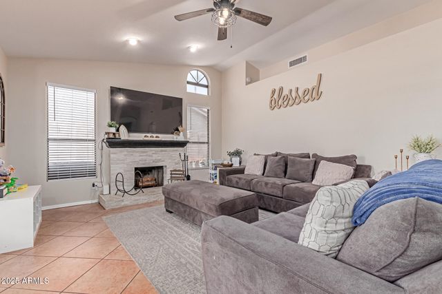 10951 W IVORY Lane, Avondale, AZ 85392