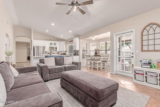 10951 W IVORY Lane, Avondale, AZ 85392