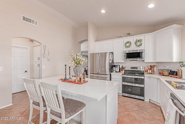 10951 W IVORY Lane, Avondale, AZ 85392