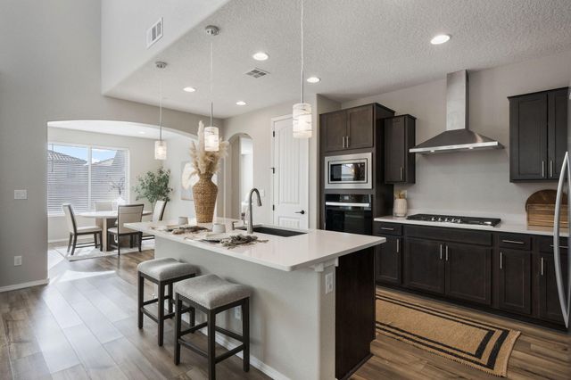 944 Turquesa Loop SE, Rio Rancho, NM 87124