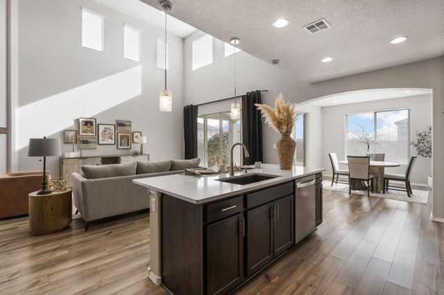 944 Turquesa Loop SE, Rio Rancho, NM 87124