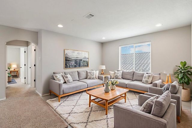 944 Turquesa Loop SE, Rio Rancho, NM 87124