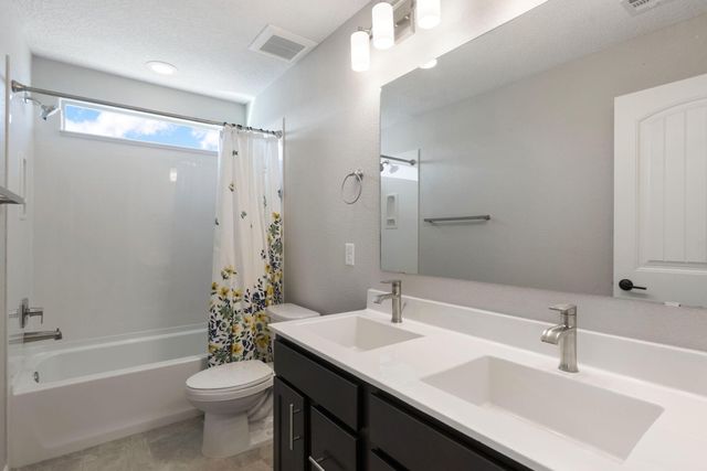 944 Turquesa Loop SE, Rio Rancho, NM 87124