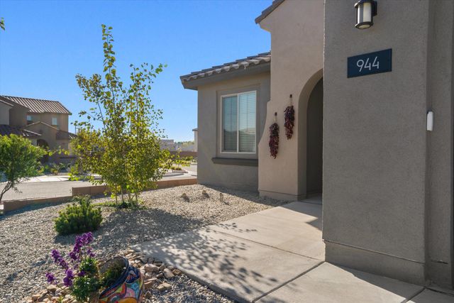 944 Turquesa Loop SE, Rio Rancho, NM 87124