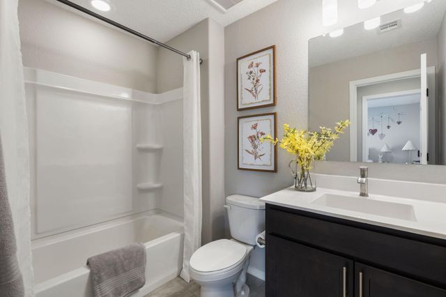 944 Turquesa Loop SE, Rio Rancho, NM 87124