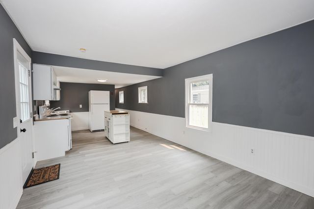 14 Christmas Tree Park, Epsom, NH 03234