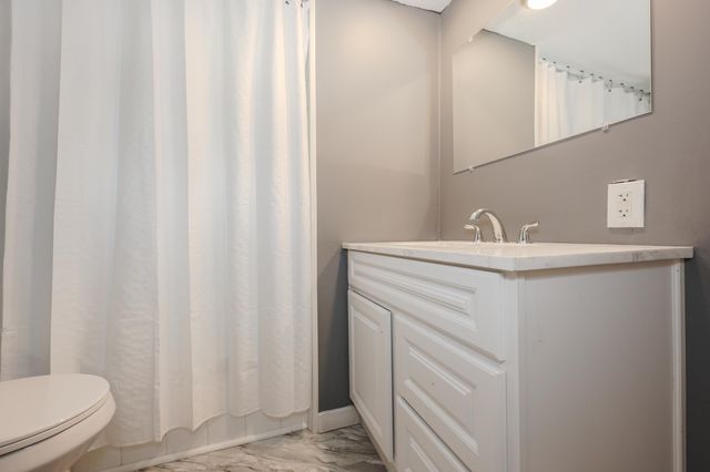 14 Christmas Tree Park, Epsom, NH 03234